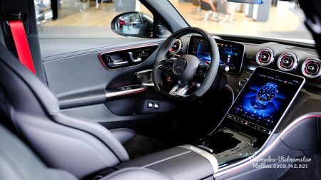 Tổng quan nội thất Mercedes-AMG C63S màu Đen sang trọng và quyền lực