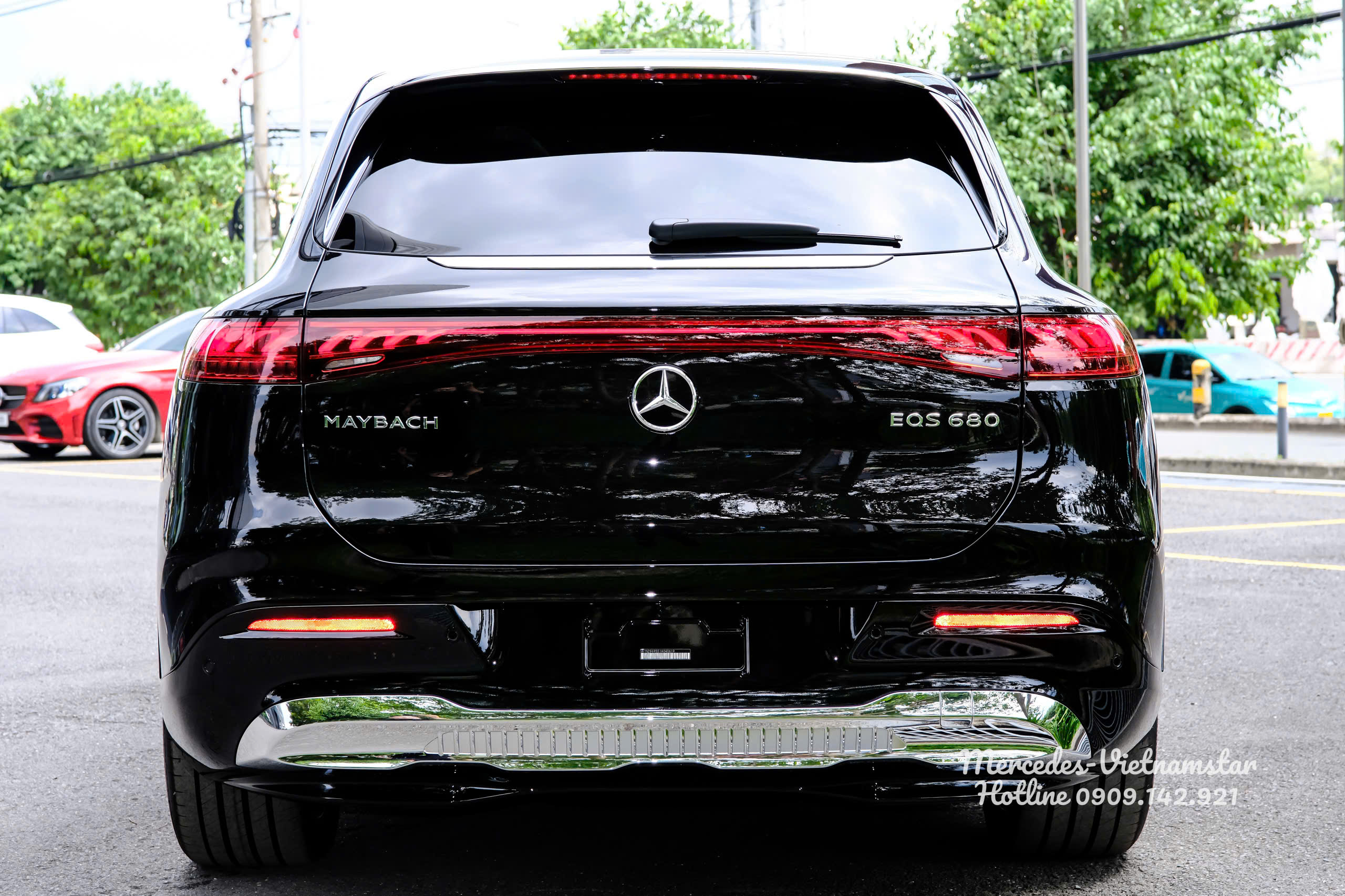 Thiết kế đuôi xe SUV siêu sang Mercedes-Maybach EQS680 hiện đại và đẳng cấp