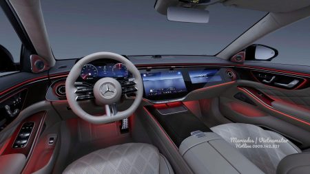 Khoang lái trên Mercedes S450 AMG vô cùng hiện đại và tiện nghi